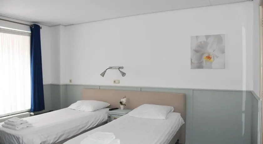 Hotel Verhoeven - Image 1