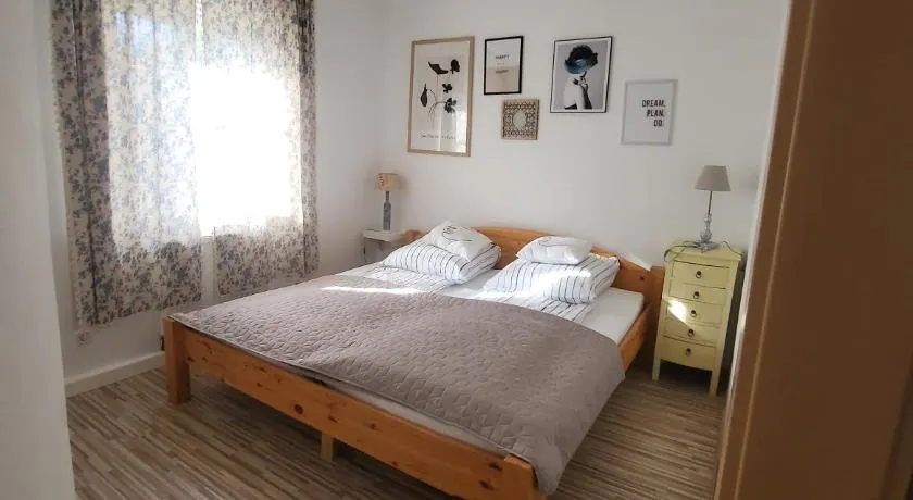 80qm mit Balkon 3 getrennte Räume - Image 1