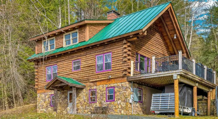 Wood Road Retreat - Image 1