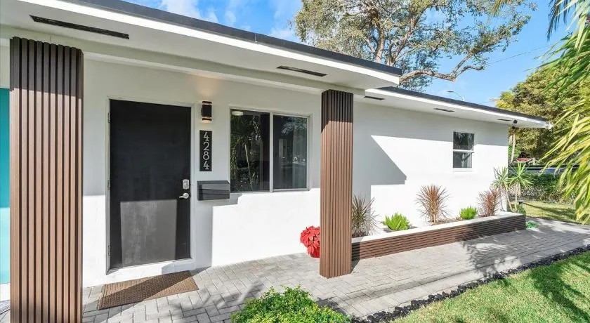Cozy & Convenient Miami Stay near Design District & Wynwood - Image 1