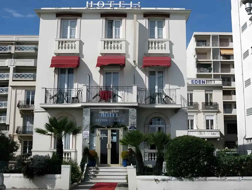 Hotel Flots d'Azur Promenade des Anglais - Image 1