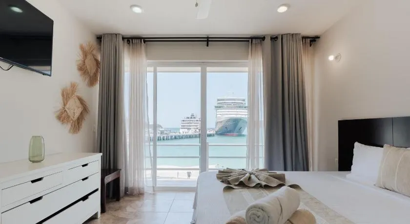 La Playa Suites Hotel Ocean Front - Image 1