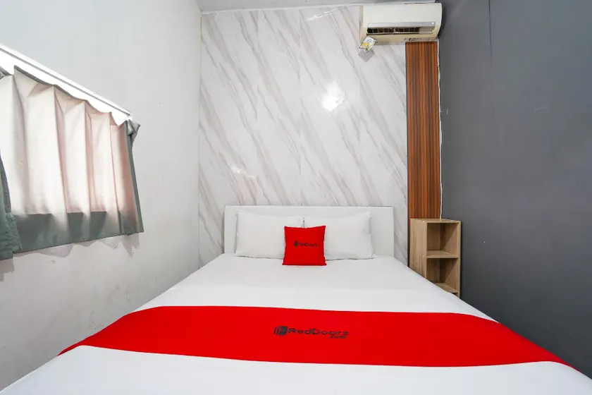 RedDoorz near Alun Alun Magetan - Image 1