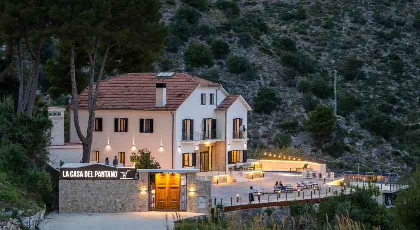 LA CASA DEL PANTANO - Image 1