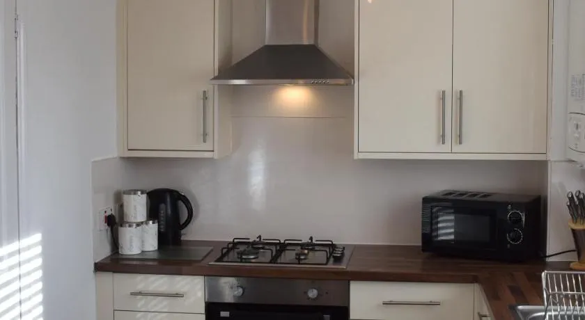 Kelpies Serviced Apartments-McKay - Image 1