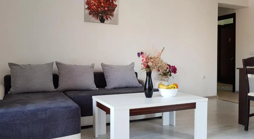 Family Aparthotel Vintegra - Image 1