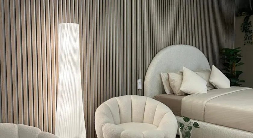 BREATH47SPA - Private Spa Suite White Jacuzzi & Sauna in Marbella - Image 1
