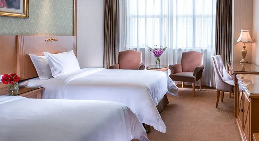 Vienna International Hotel Shenzhen Longhua Center - Image 1