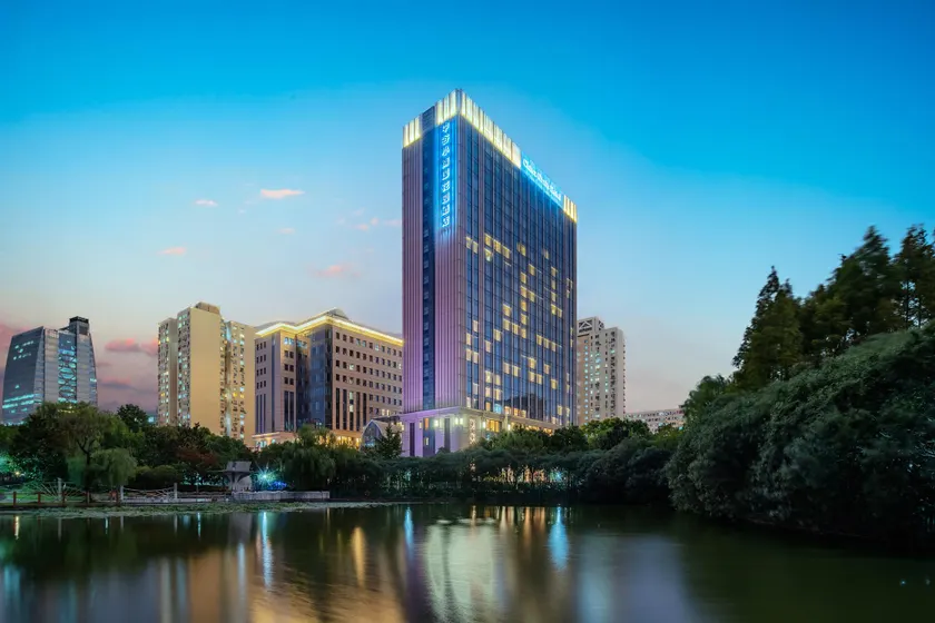 China Grain Hotel 上海中谷小南国花园酒店 - Image 1