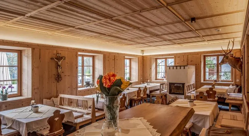 Landhotel Gasthof Zum Löwen - Image 1