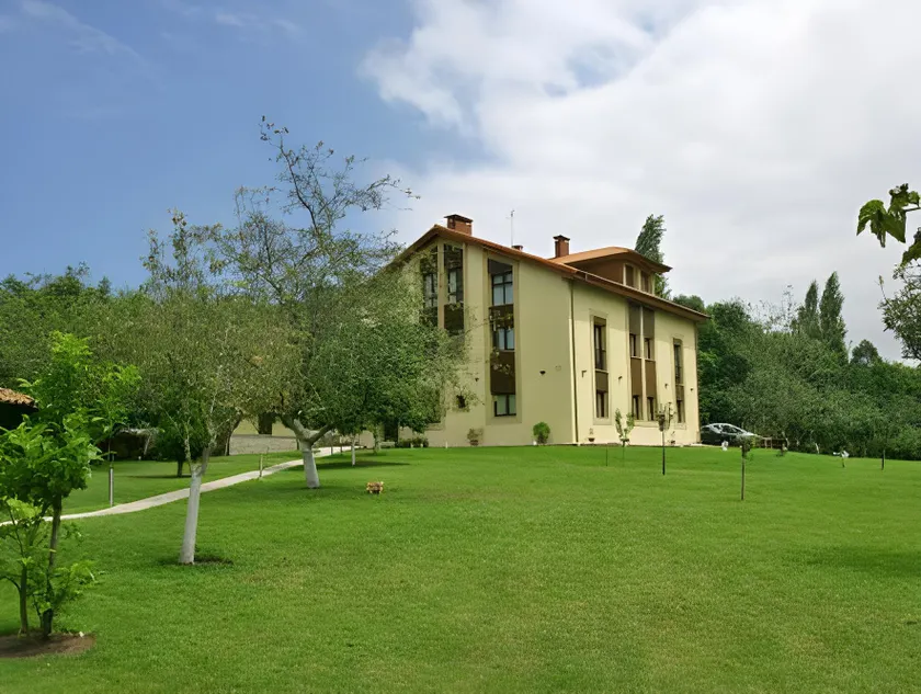 Apartamentos Rurales L'Arquera - Image 1