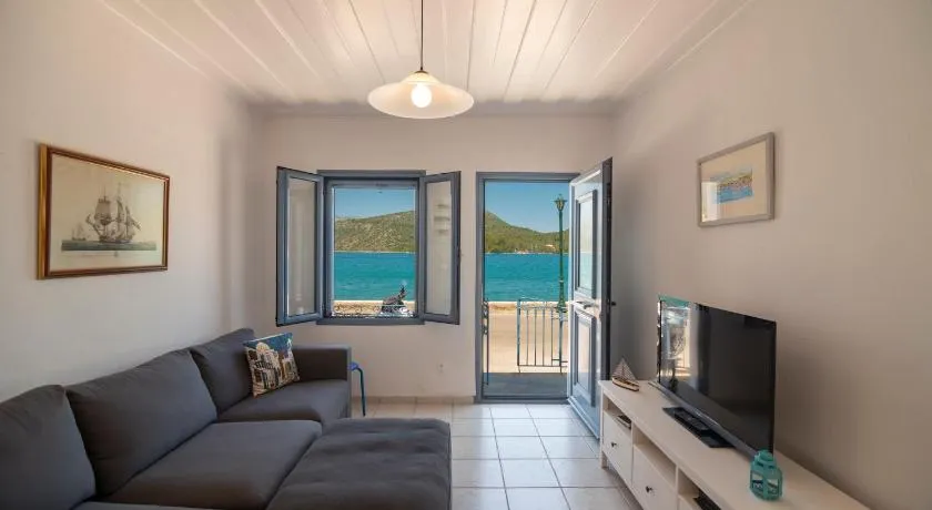 Cottage on the Sea - Image 1