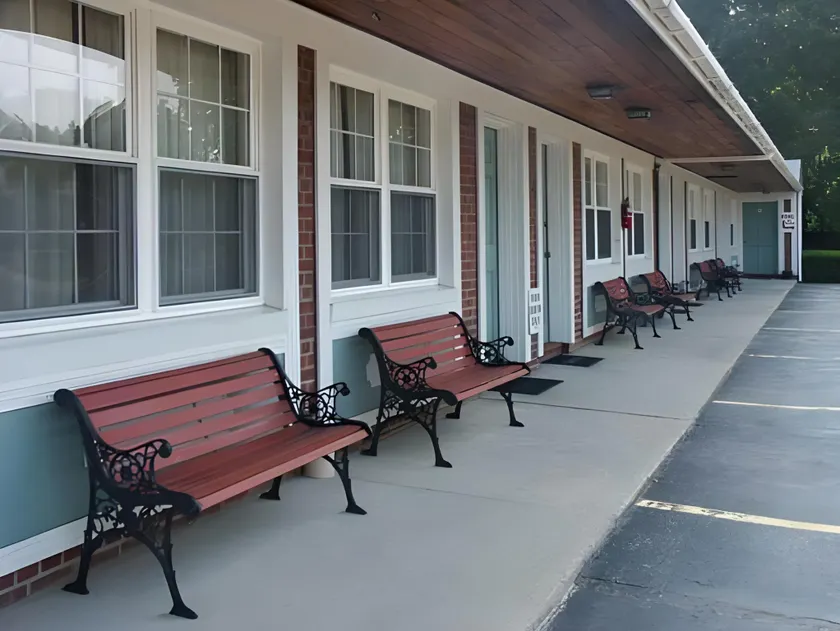 Catamount Motel - Image 1