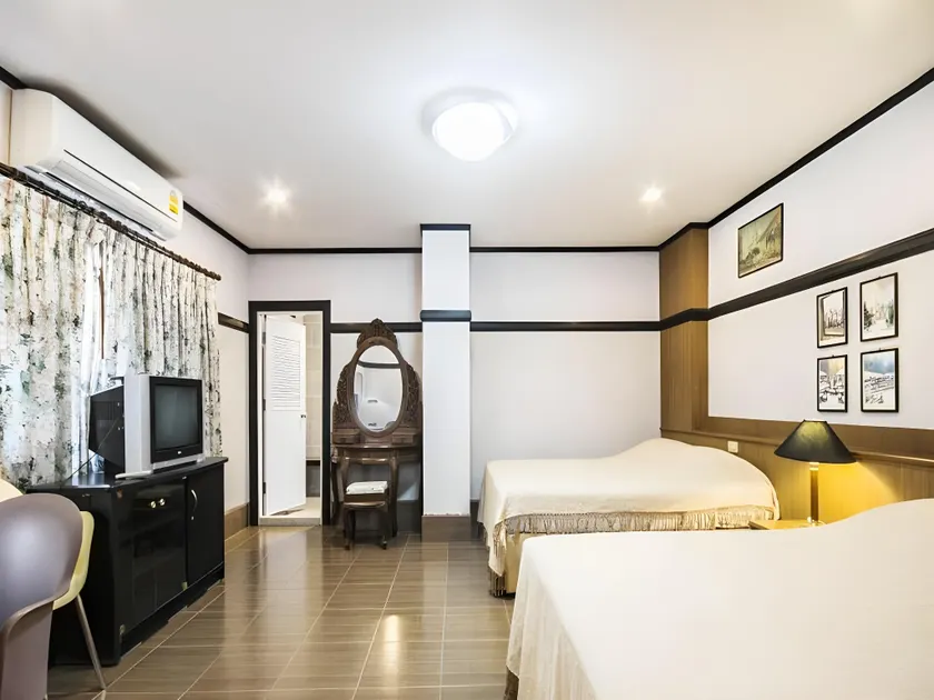 Numsin Hotel - Image 1
