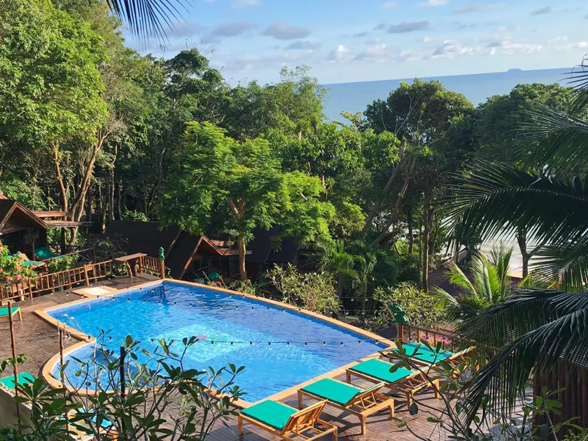 Koh Jum Ocean Beach Resort - Image 1