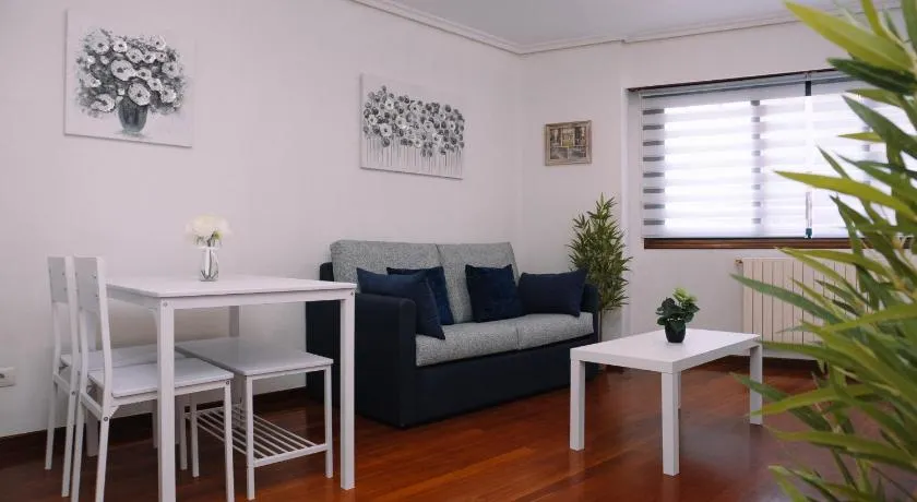 Diáfano y acogedor en Vigo by CABANA Rentals - Image 1