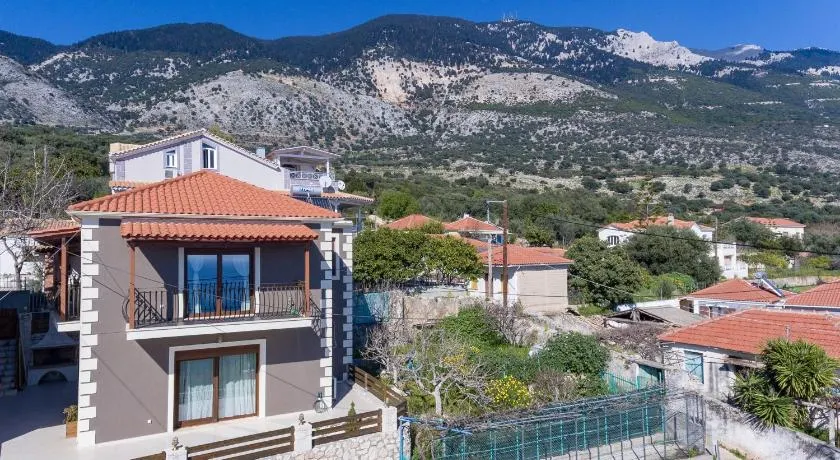 Enchanted Bay House - Image 1