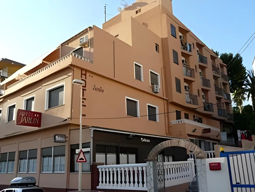 Hotel Jardín - Image 1