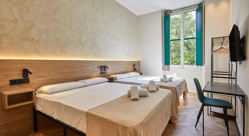 Hostal Parisien-NEW - Image 1
