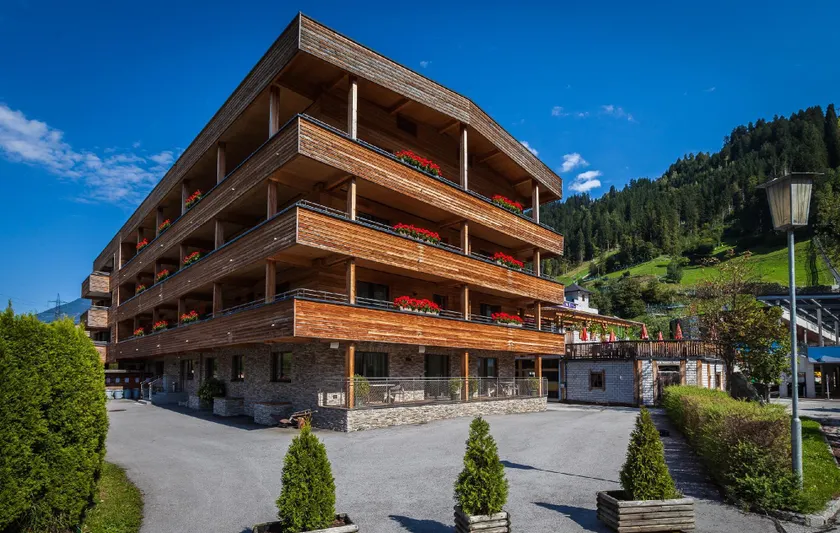 Aktivhotel Tuxerhof - Image 1
