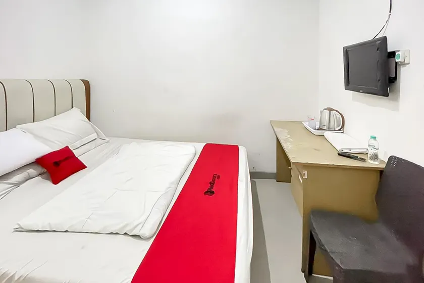 RedDoorz near RS Permata Cirebon - Image 1