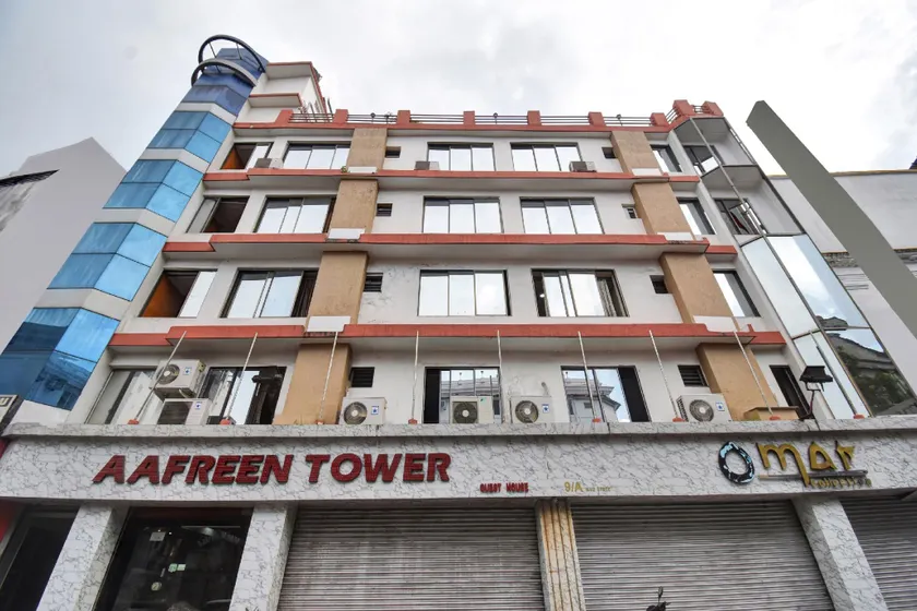 Collection O Aafreen Tower Near St. Thomas's Church - Image 1