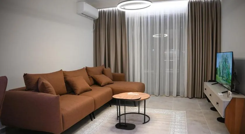 Urban Comfort Apartment - Image 1