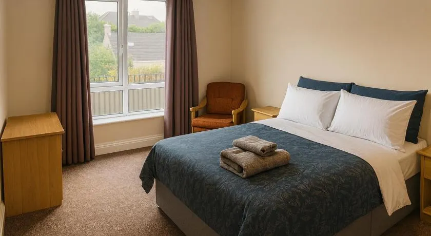Quiet 2-Bed Suburb Stay, Free Parking & Near City - Image 1