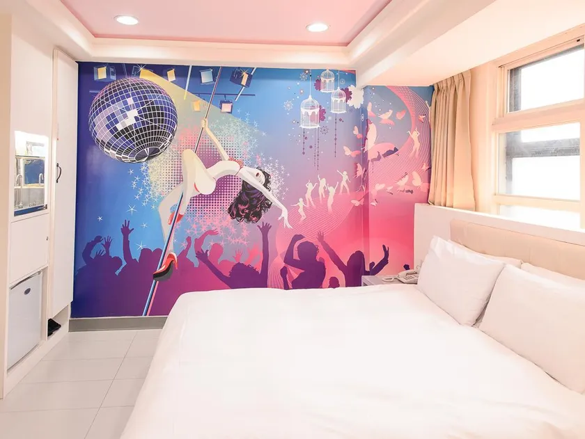 Beethoven Express Hotel - Image 1
