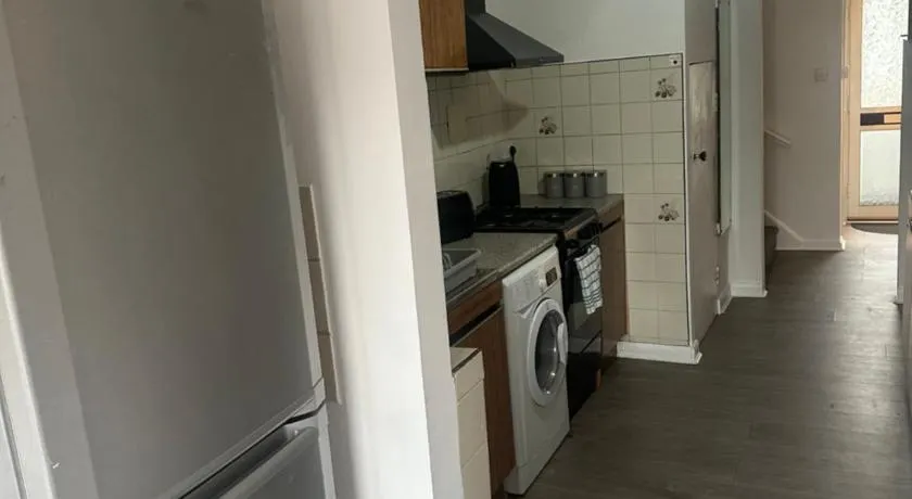 Comfortable Stay With Garden View Near Long Riding - Image 1