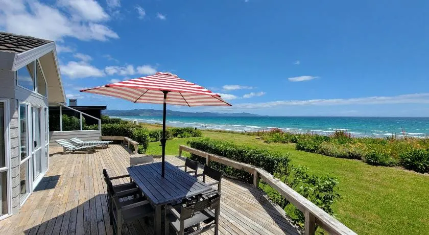 Ferienhaus am Strand von Matarangi - Ferienhaus Matarangi - Image 1