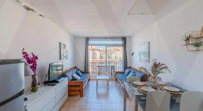 Bel Appartement Empuriabrava Gran Reserva by Welhomy - Image 1
