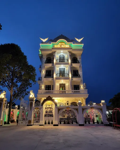 Hotel Quốc Hương - Image 1