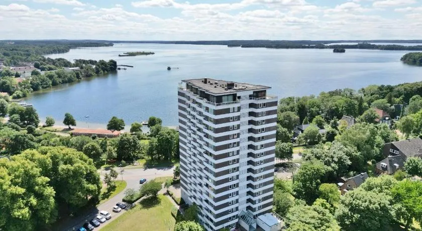 MOOI Junior-Suite mit atemberaubendem Seeblick und Netflix - Image 1