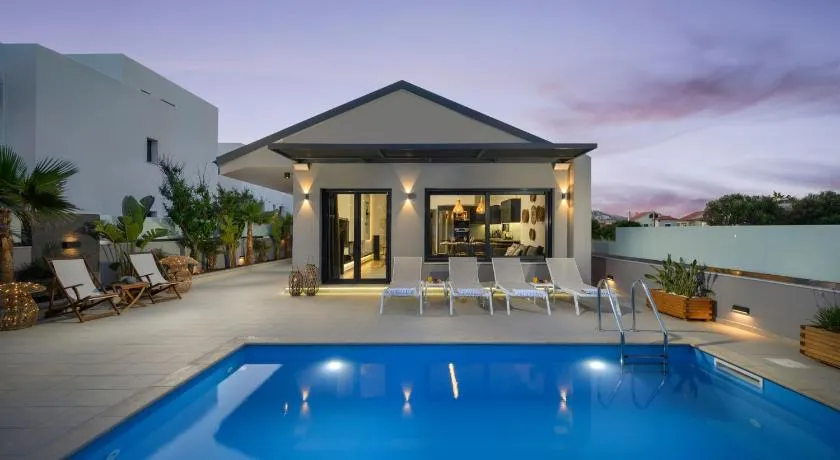 Sun Ray Beach Life Villa - Image 1