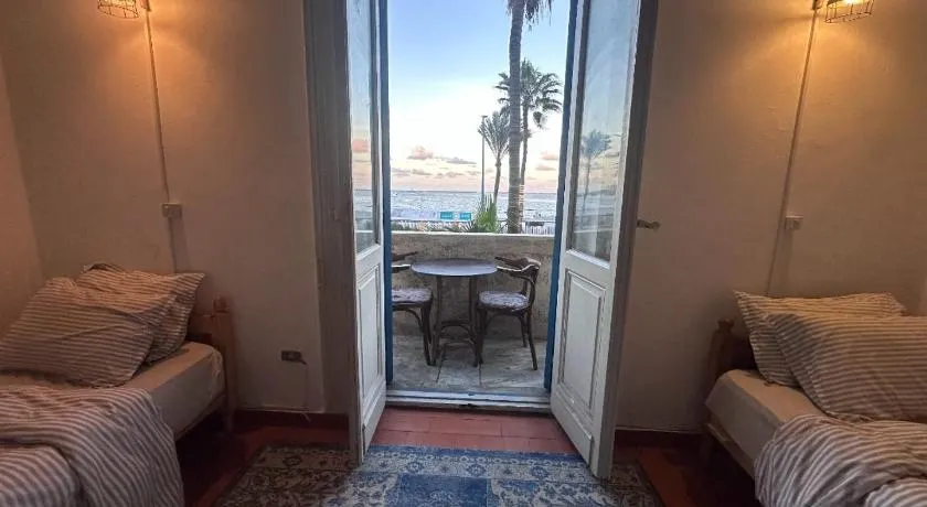 Alexandria private rooms, Only For Men 仅限男士 - Image 1