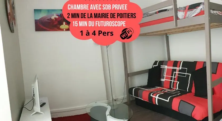 Chambres Poitiers Centre Ville - Salle de Bain, Réfrigérateur, TV et machine à café privatifs - Cuisine commune - Terrasse - Hôtel de ville à 200m - Image 1