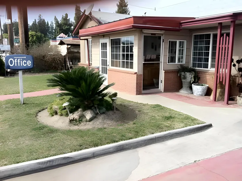 Reedley Inn - Image 1