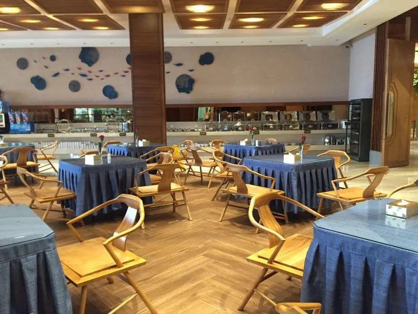 Oriental Pearl International Hotel - Image 1