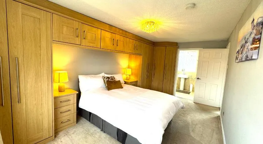 Cosy Guest House, Langley, Slough - Image 1