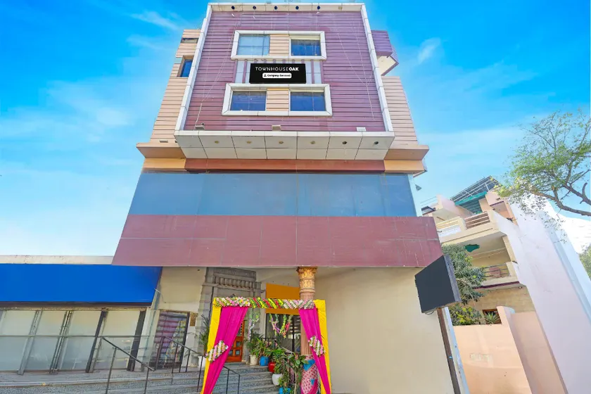Super Townhouse Oak Rohtak Bus Terminal Formerly Inter Urban - Image 1
