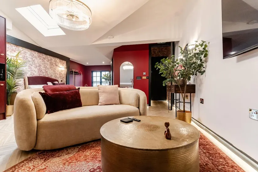 Bold design-led apartment in the Jewellery Quarter - Image 1