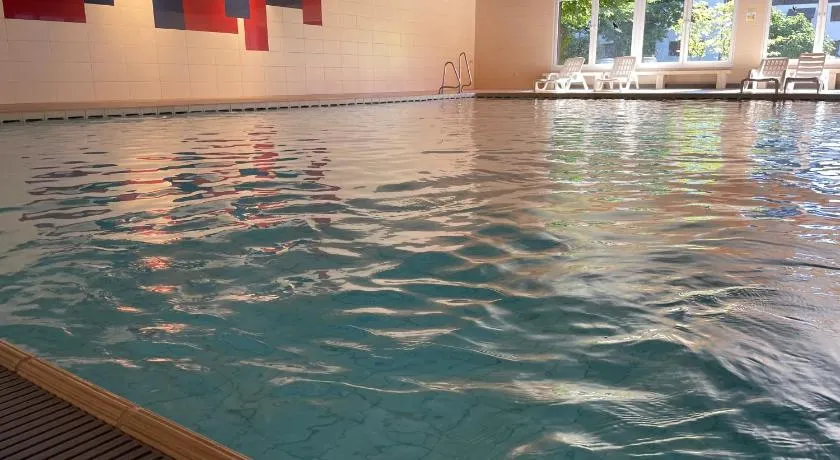 Familienauszeit mit Indoorpool, Sauna, Netflix, Disney, 50-100 MBit Internet inkl Bettwäsche Handtücher Reinigung - Image 1