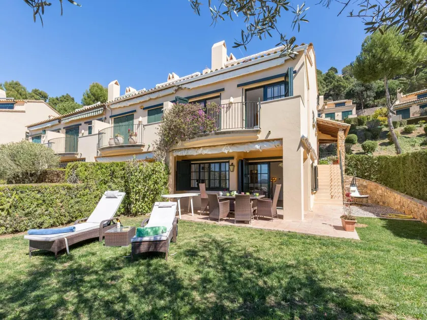 Villa with panoramic views of the sea - Image 1