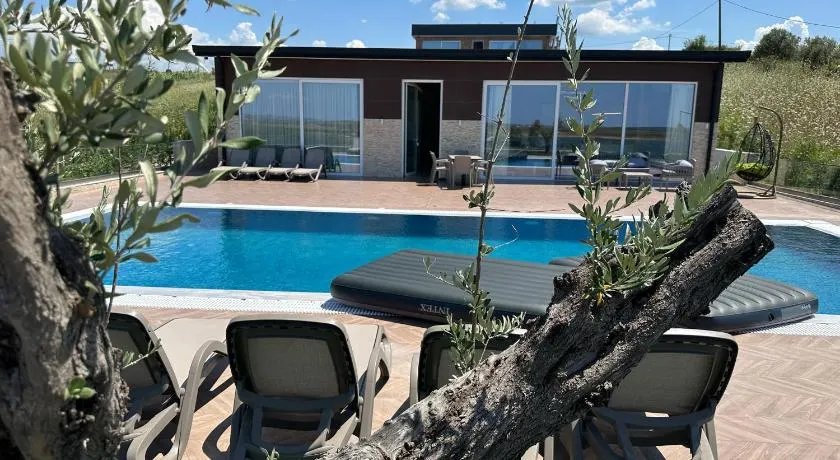 Top Villas Durres - Image 1
