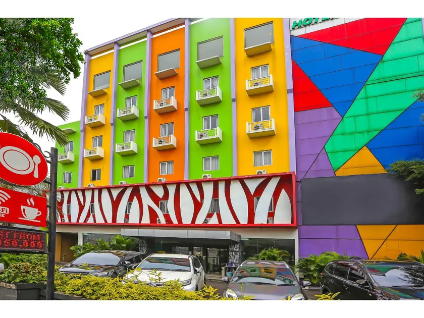 Dancenter Hotel Fiducia Pondok Gede - Image 1