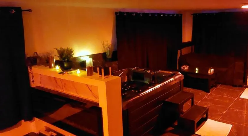 Suite Privée Deluxe O'Palawan Gold TOURCOING - Image 1