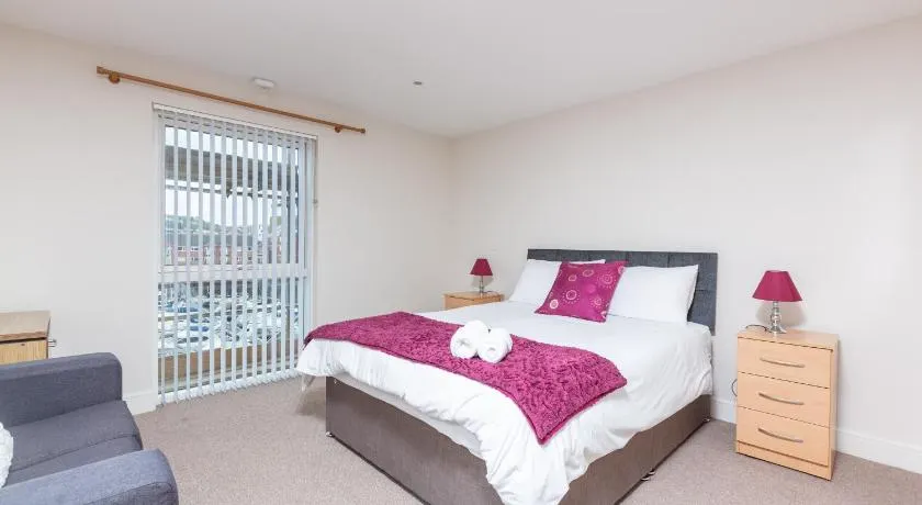 Marina View Apartment - Image 1
