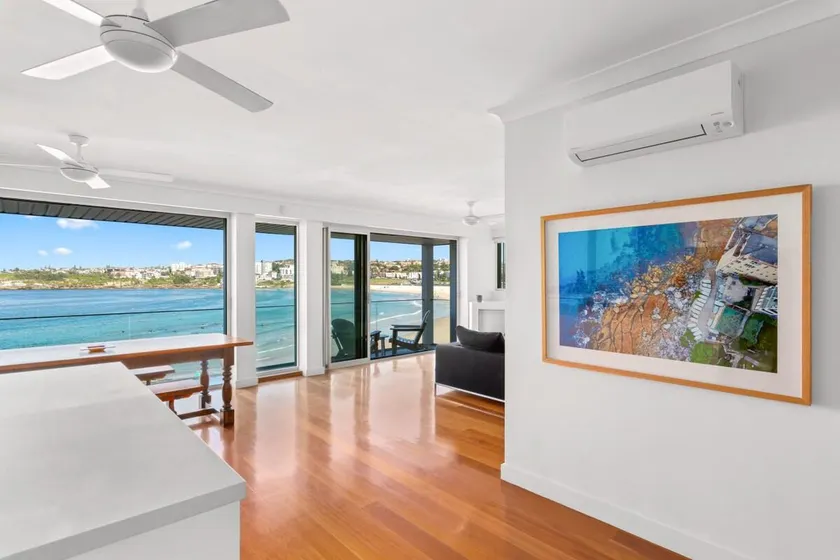 Beachfront Luxury 3 Beds with Ocean View Balcony - Image 1