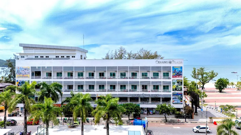 Cenang Plaza Beach Hotel - Image 1